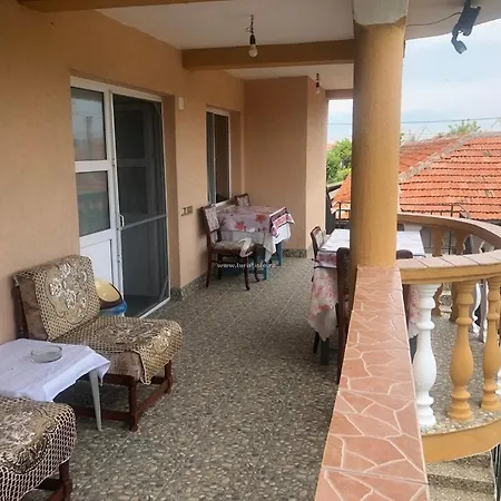 Casa Vergi Casa de hóspedes Două Mai